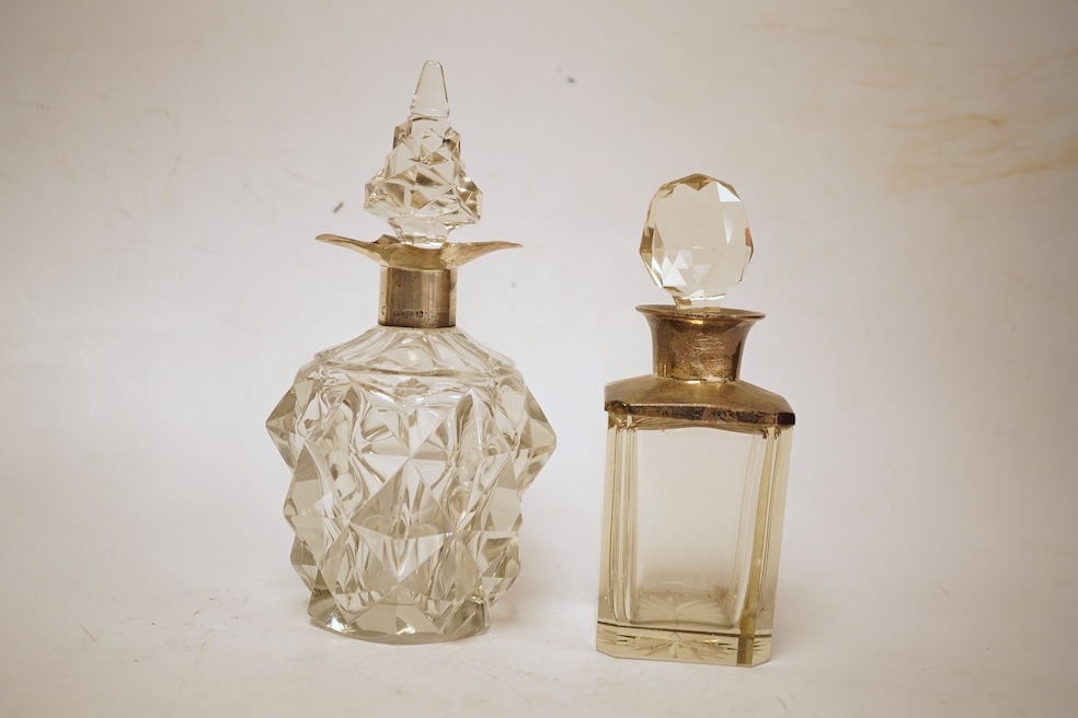 A Victorian engraved silver snuff box, Yapp & Woodward, Birmingham, 1899, 68mm, a small silver scent bottle and two silver-mounted glass scent bottles.